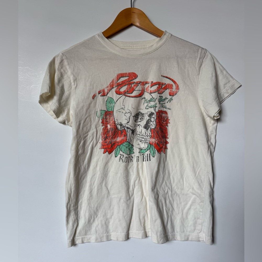 Edgy Cream Poison Skull Graphic Tee